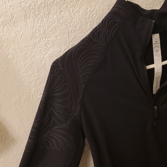 Lululemon Toasty Tech 1/2 Zip - Picture 2 of 4